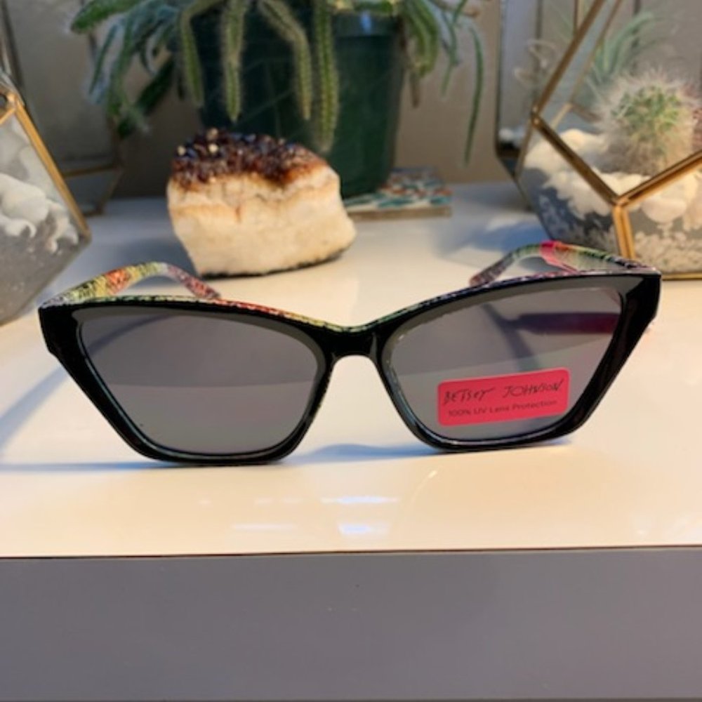 Betsey Johnson party in the back sunglasses